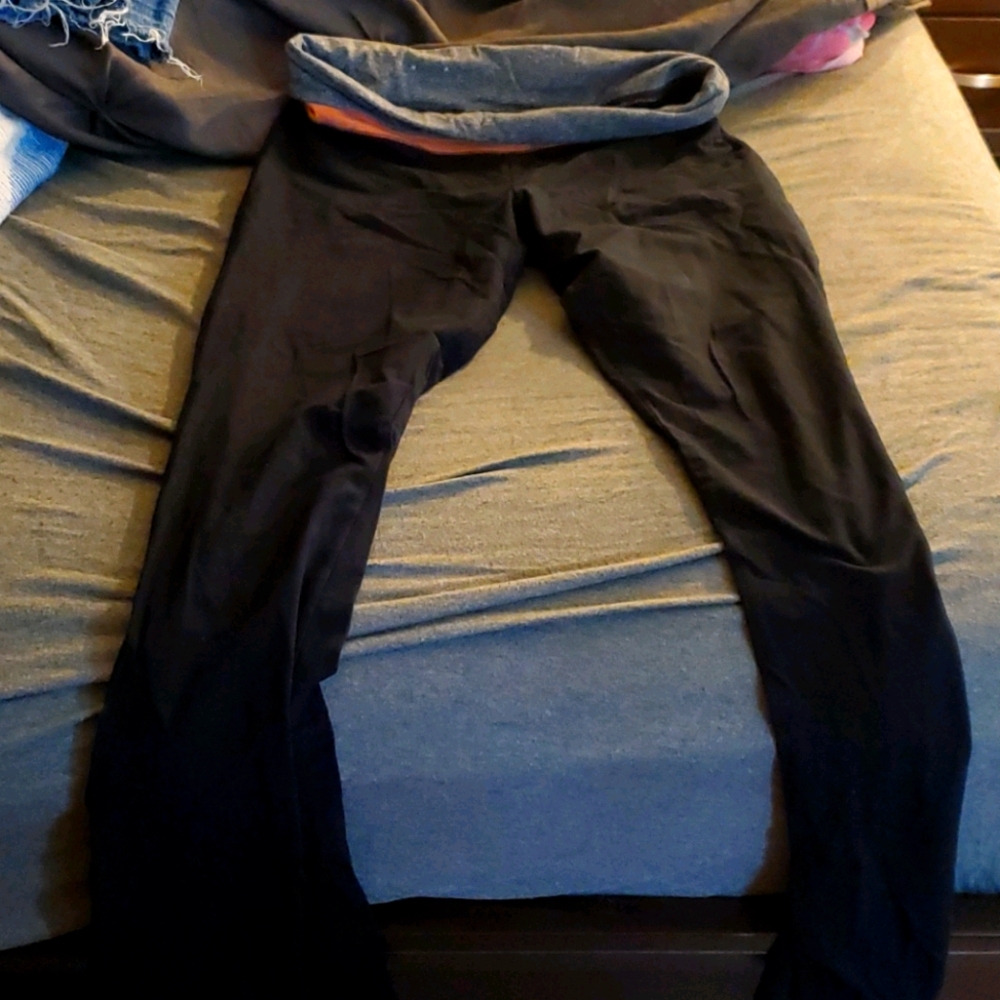 yoga pants